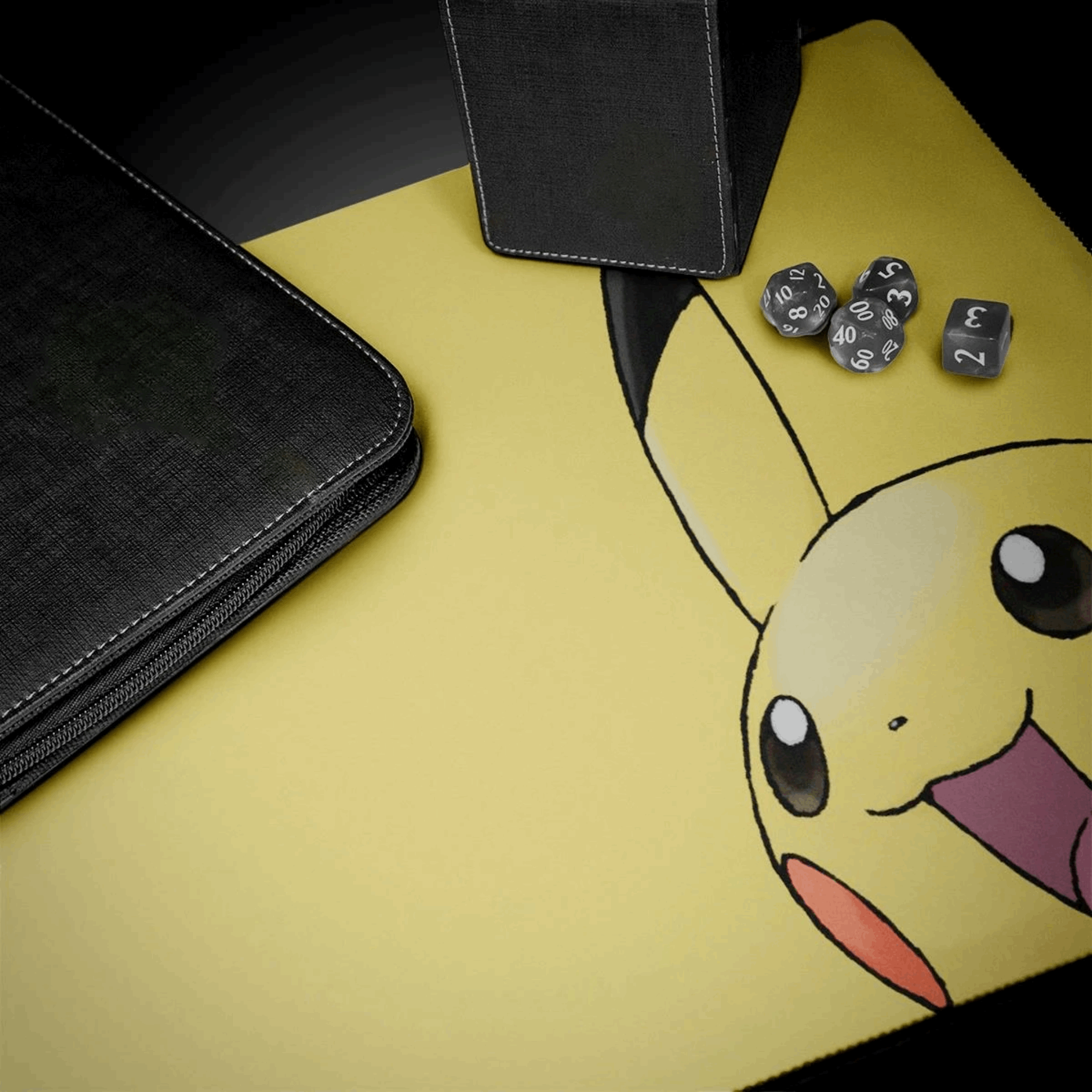 Ultra Pro - Pikachu Playmat für Pokémon Würfel